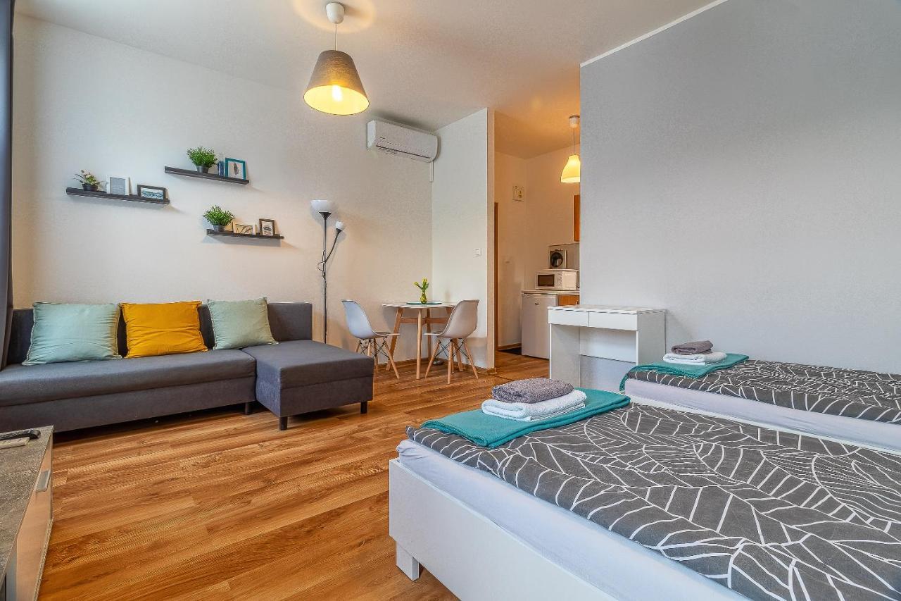 Jonas Apartments - Great Location Near Bratislava City Center Buitenkant foto