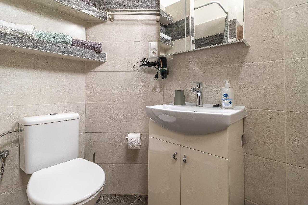 Jonas Apartments - Great Location Near Bratislava City Center Buitenkant foto