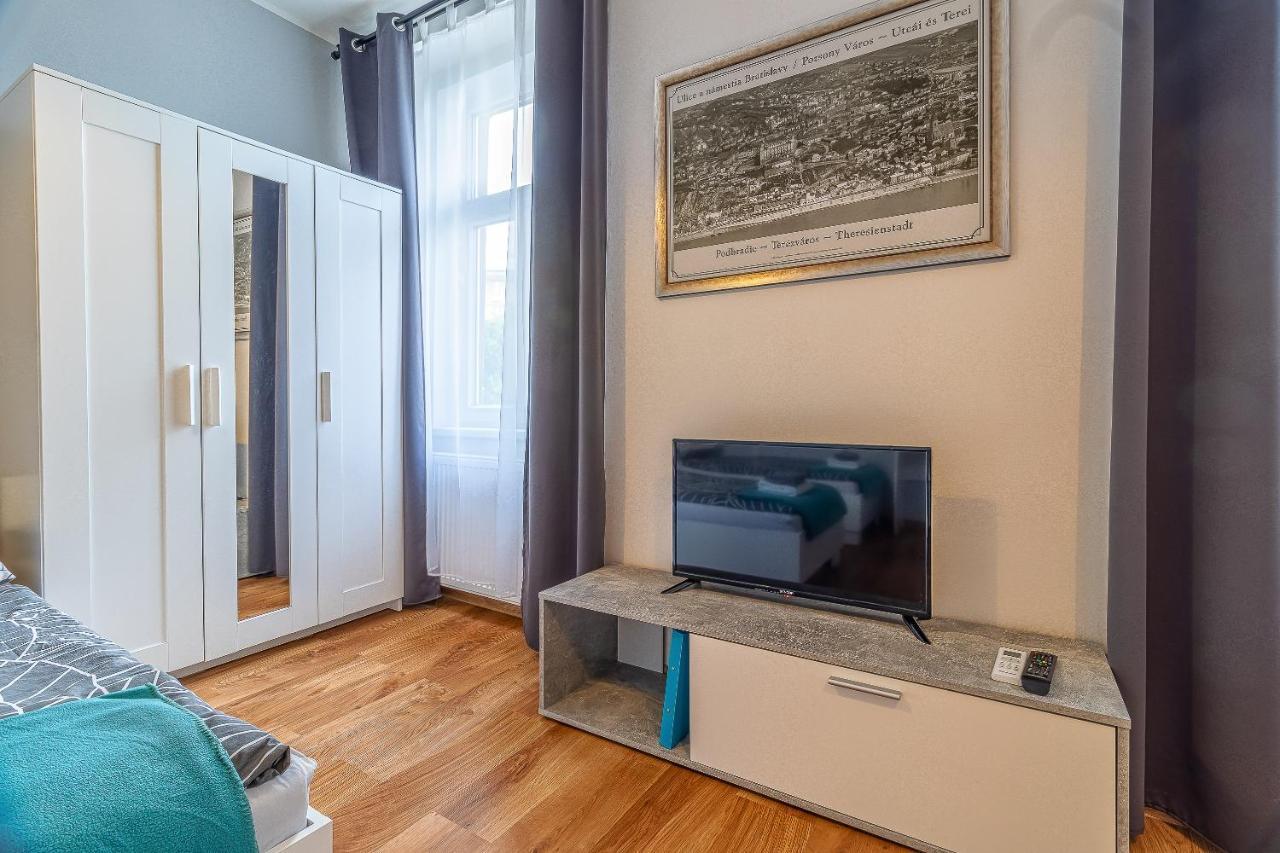 Jonas Apartments - Great Location Near Bratislava City Center Buitenkant foto