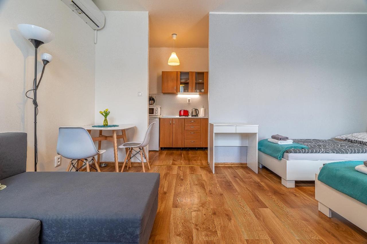 Jonas Apartments - Great Location Near Bratislava City Center Buitenkant foto