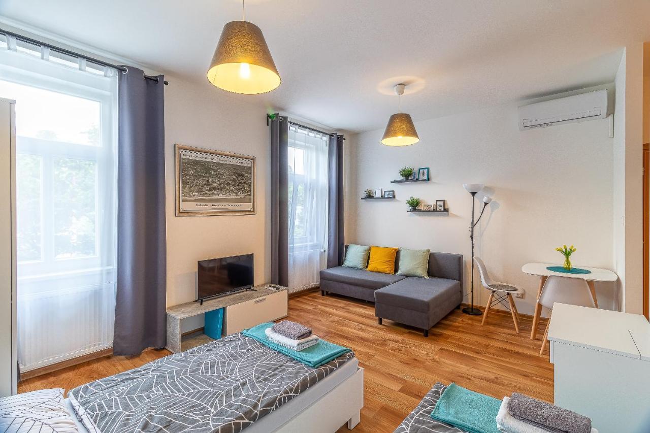 Jonas Apartments - Great Location Near Bratislava City Center Buitenkant foto
